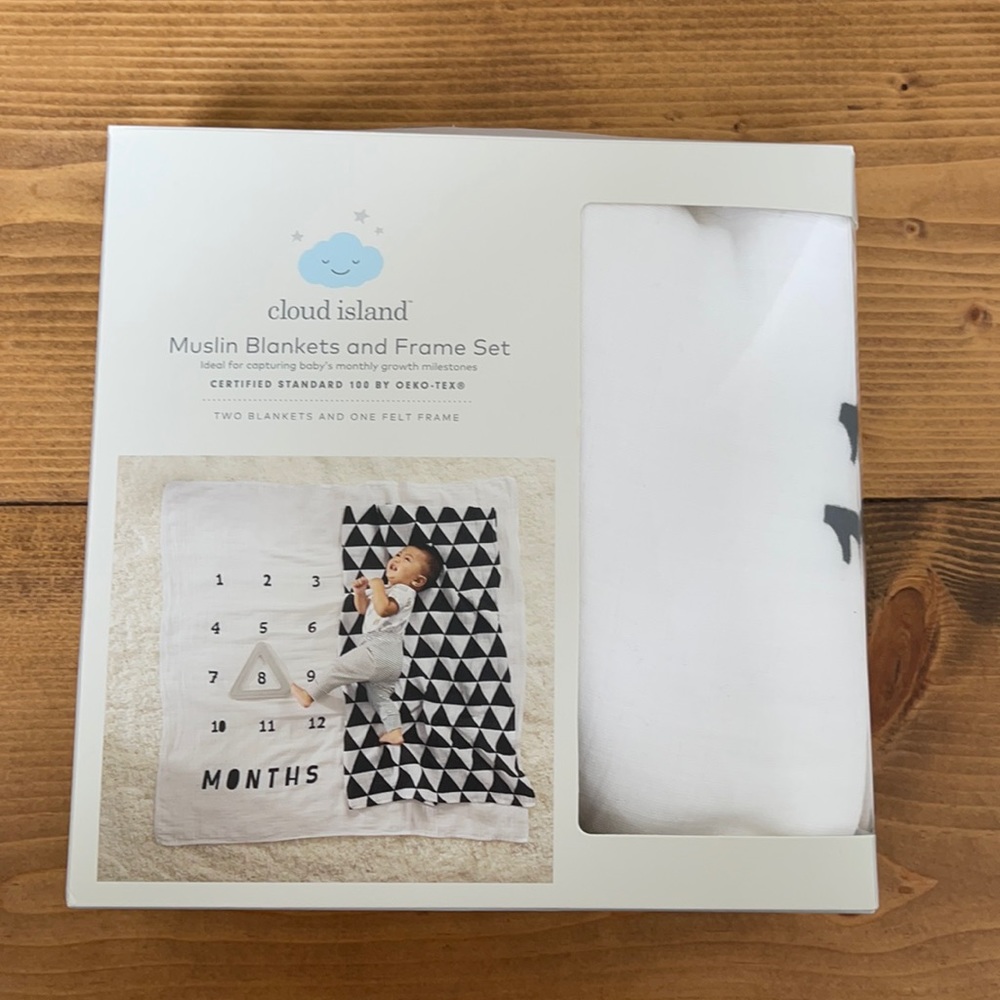Cloud island muslin blanket and frame set